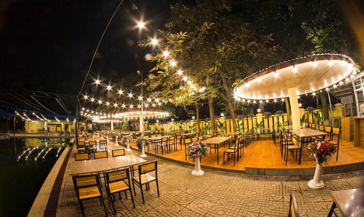 Mẫu đèn dây led trang trí quán cafe