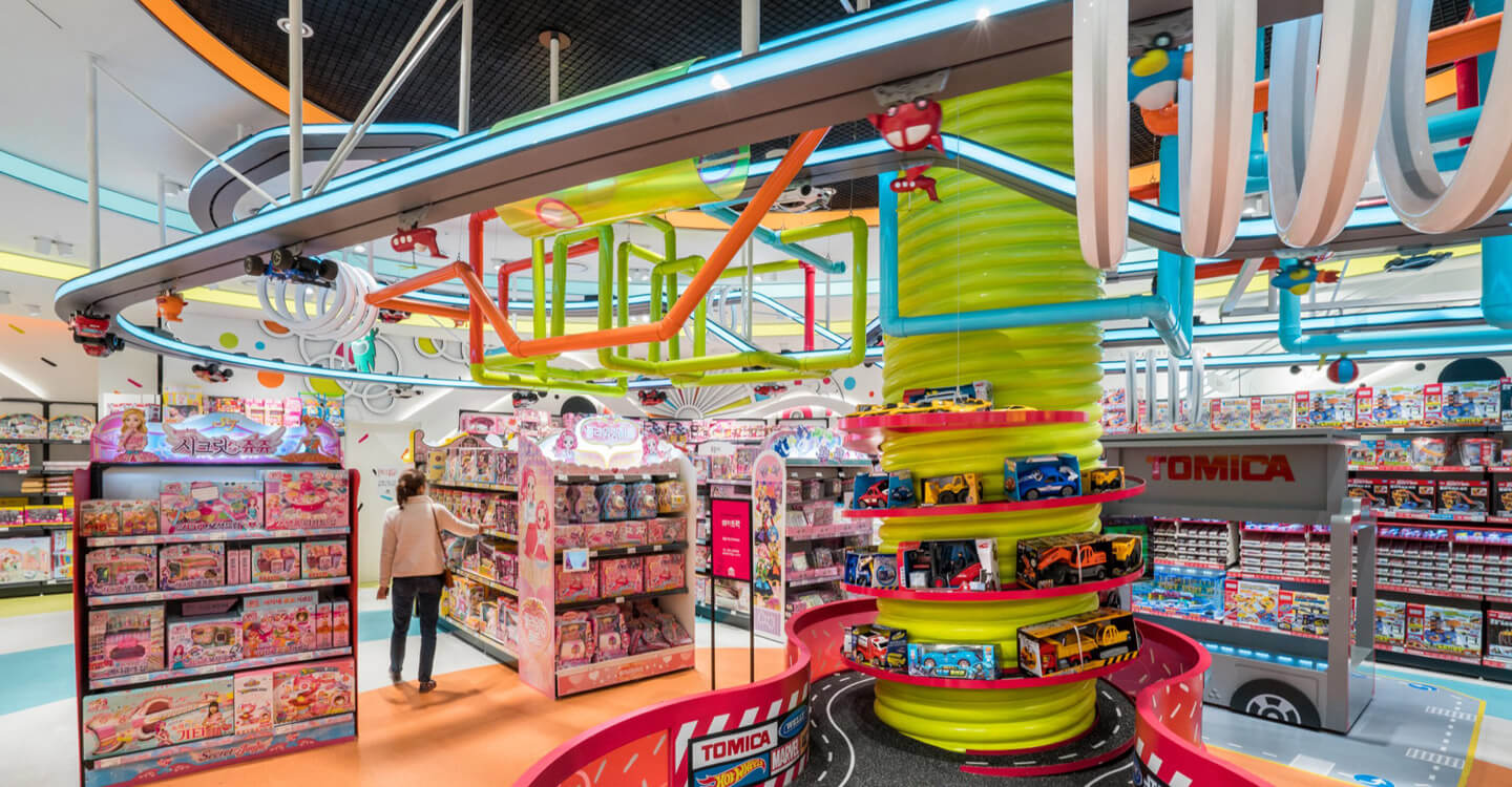 Các cửa hàng đồ chơi trẻ em ra đời ngày một nhiều để đáp ứng nhu cầu khách hàng