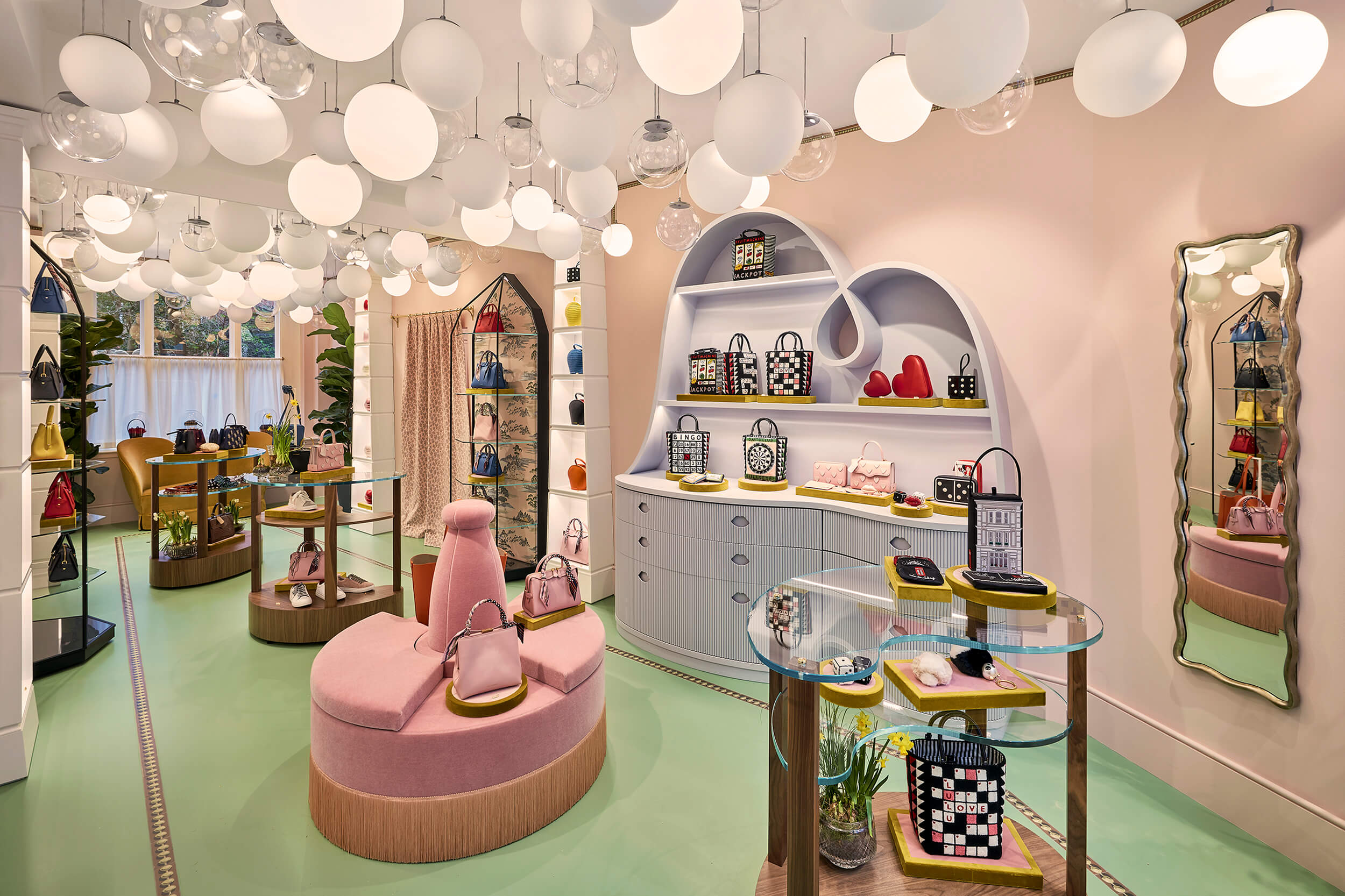 Tham khảo một vài mẫu thiết kế cửa hàng lưu niệm đẹp, ấn tượng