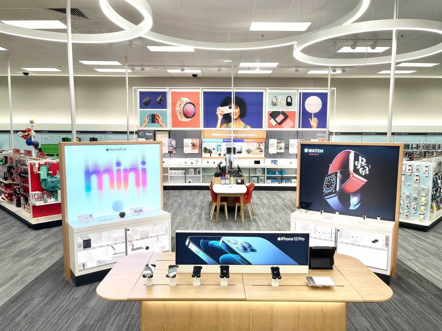 Top 5 mẫu trang trí cửa hàng điện thoại đẹp, hút khách