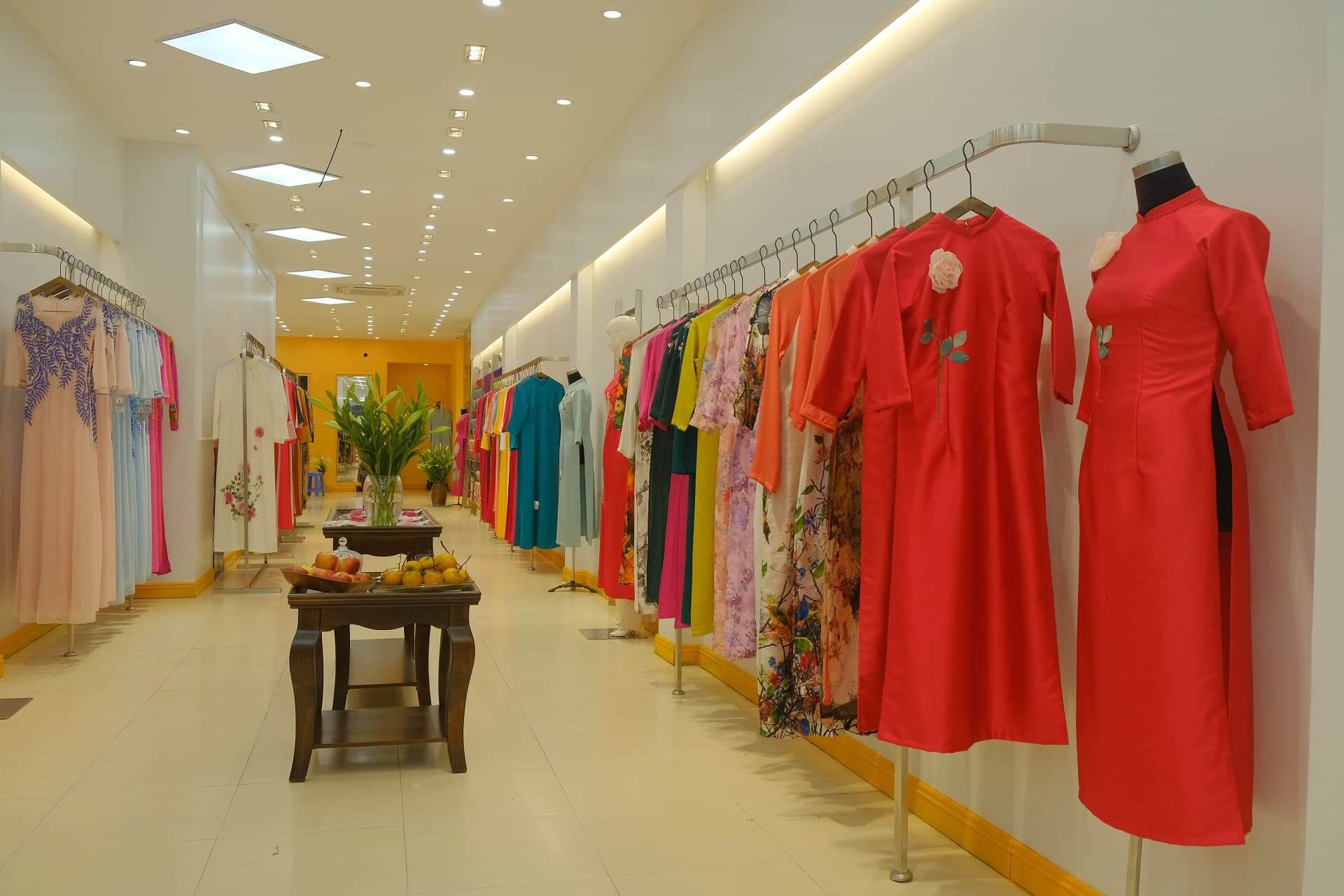 thiết kế cửa hàng áo dài Pendecor