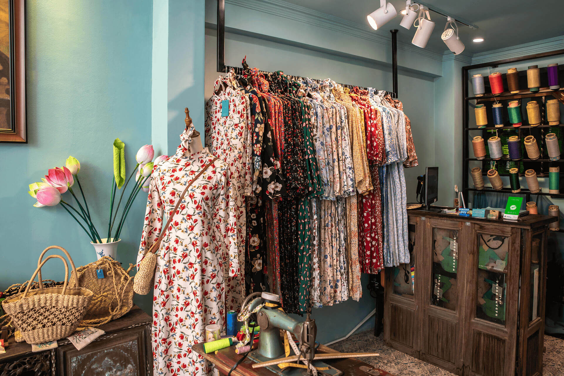 thiết kế shop áo dài Pendecor