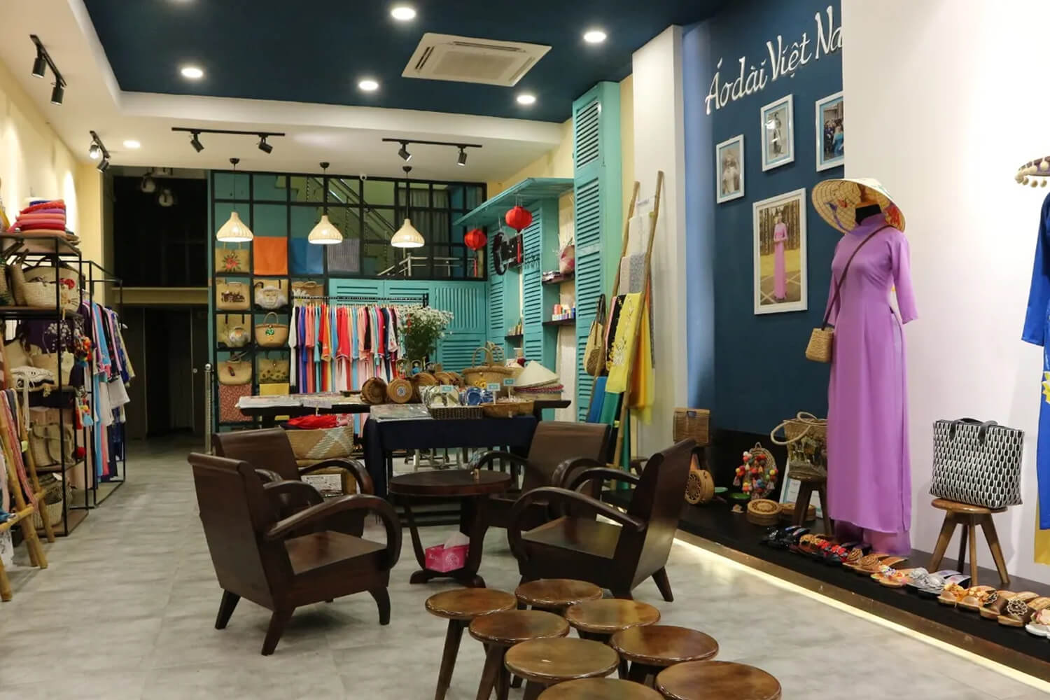 thiết kế cửa hàng áo dài