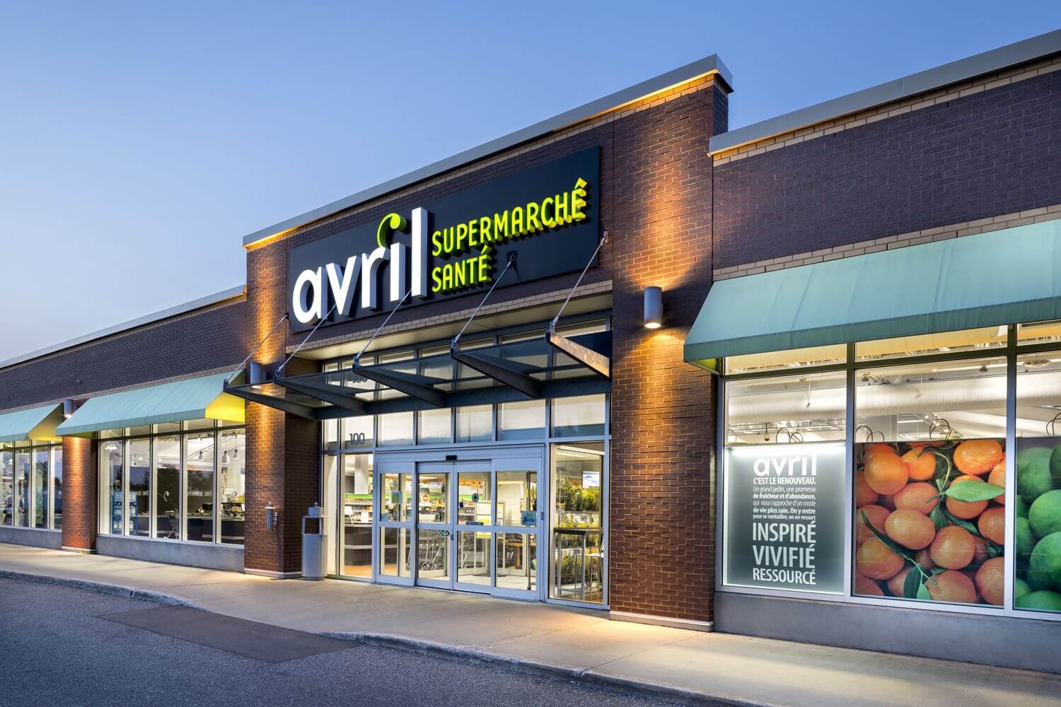 Thiết kế mặt tiền siêu thị mini sang trọng