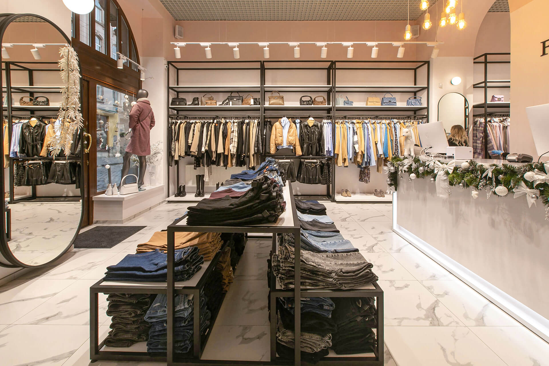 mẫu thiết kế showroom thời trang - 21