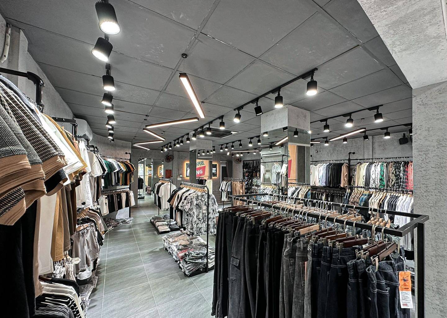 mẫu thiết kế shop quần áo unisex - 13