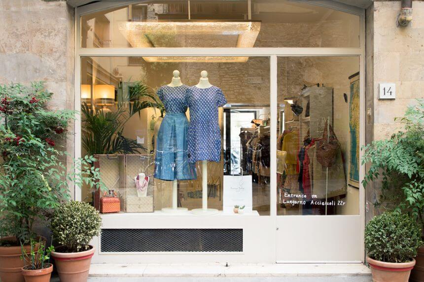 thiết kế shop quần áo 20m2