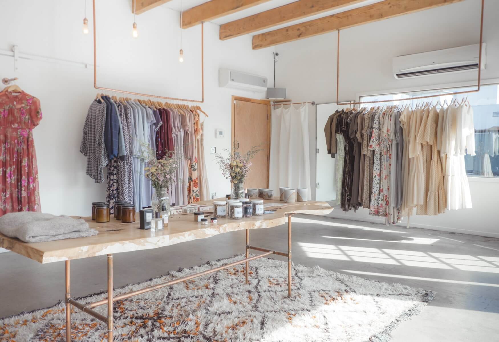 mẫu thiết kế shop quần áo 20m2 - 26