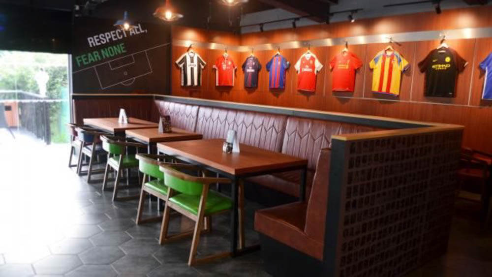 thiết kế quán cafe bóng đá Pendecor