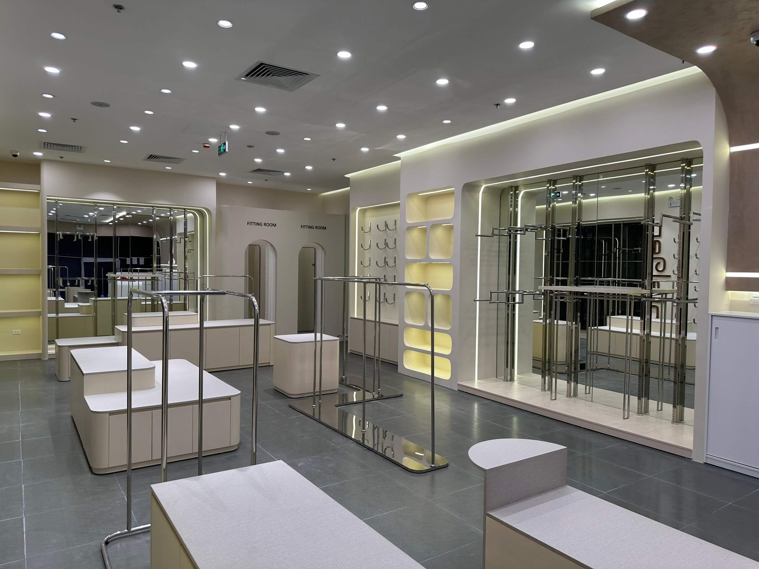 Thi Công Shop Thời Trang Nữ Olaben