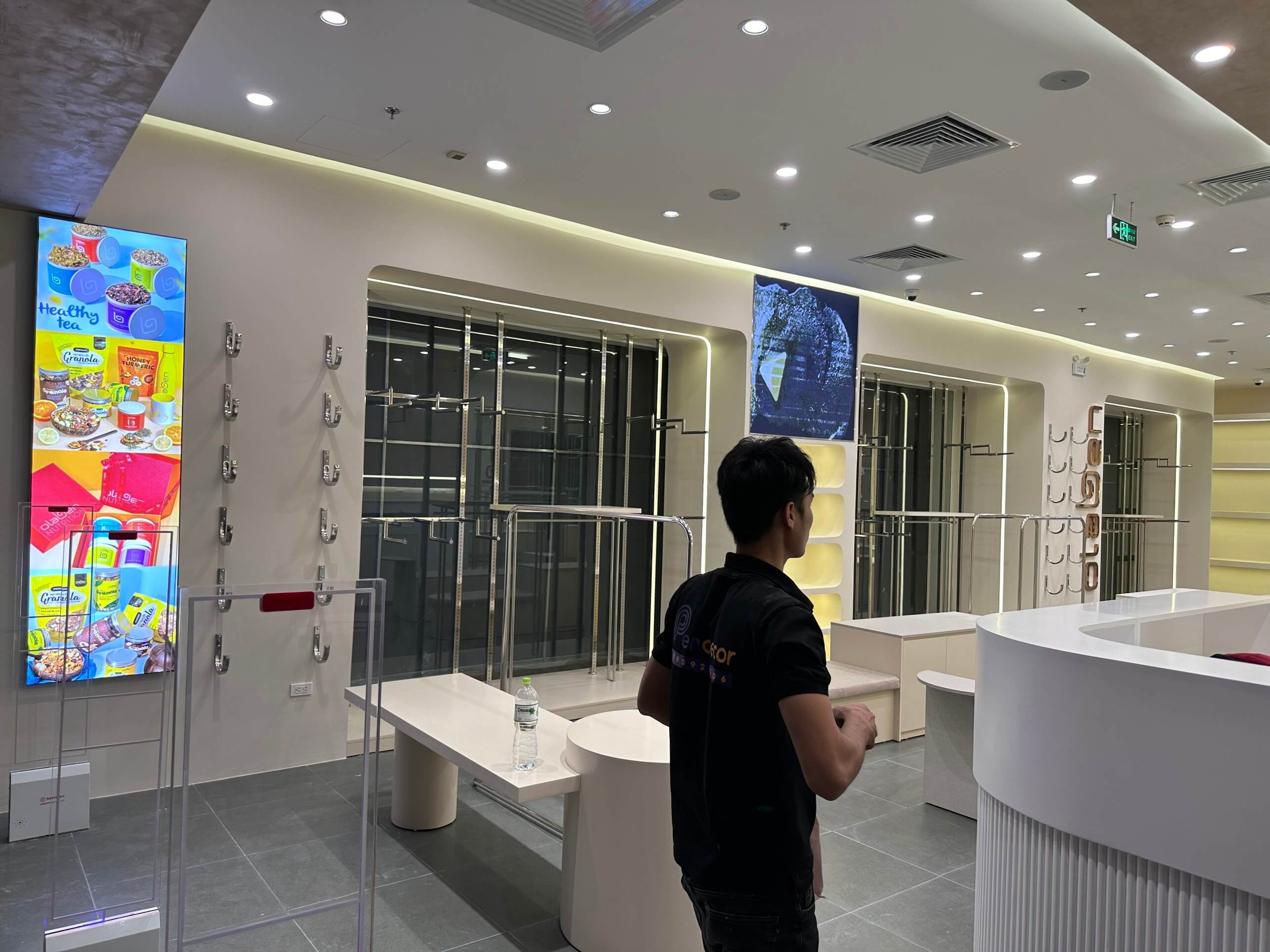 Thi Công Shop Thời Trang Nữ Olaben