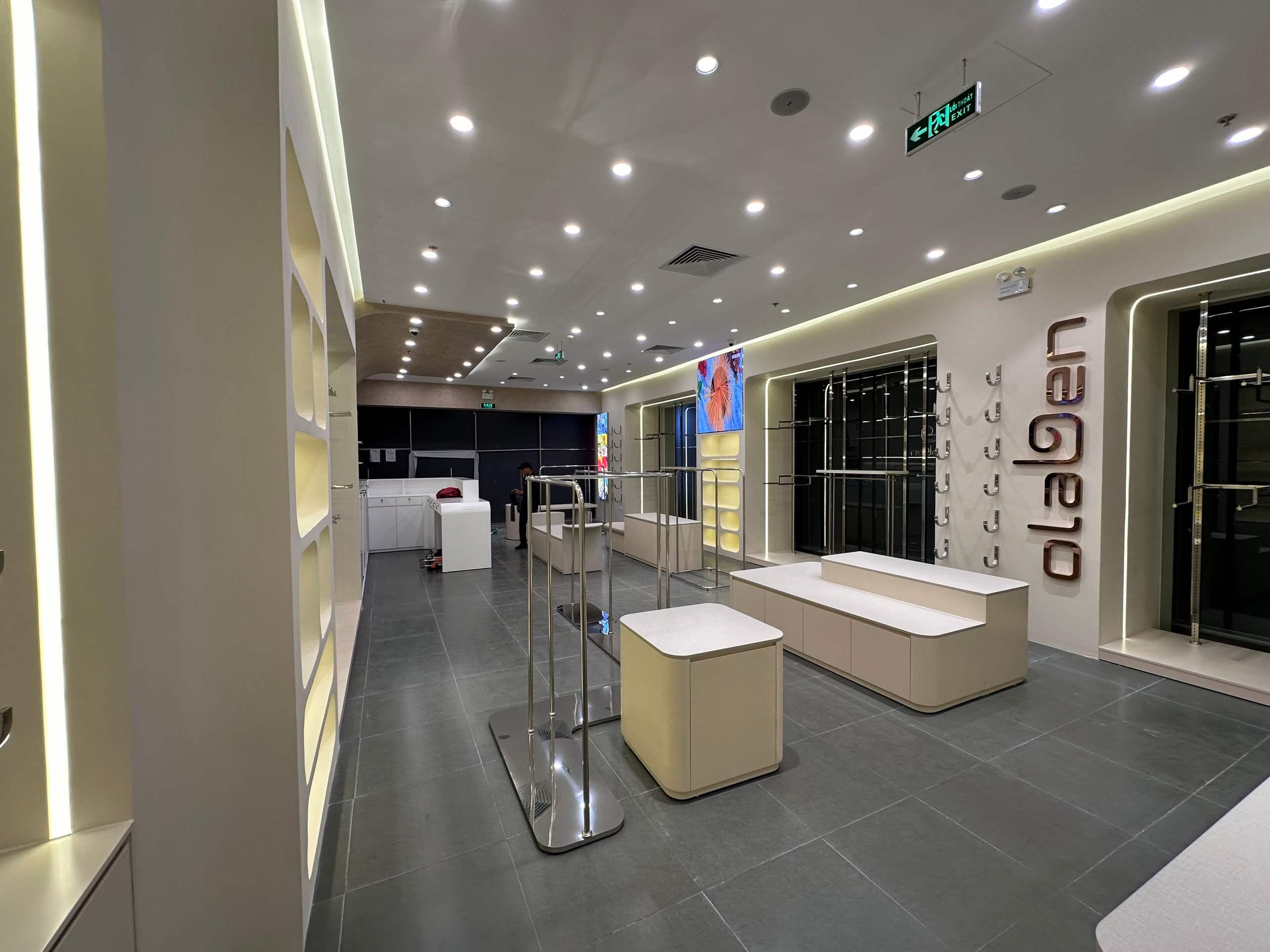 Thi Công Shop Thời Trang Nữ Olaben