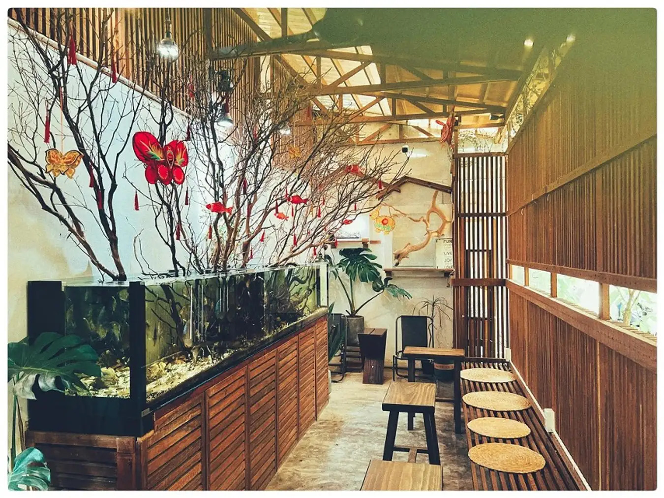 thiết kế nội thất quán cafe