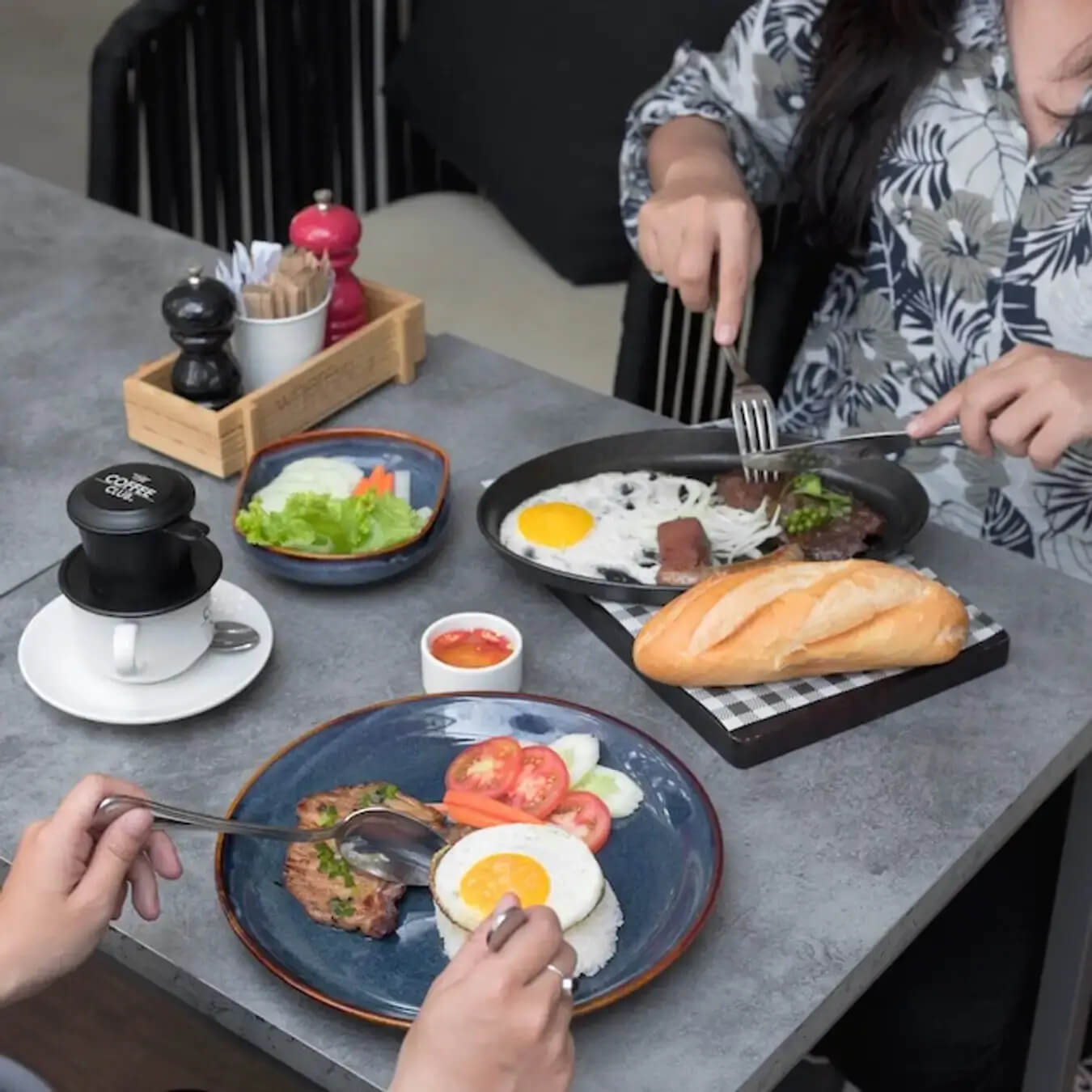 thiết kế quán cafe