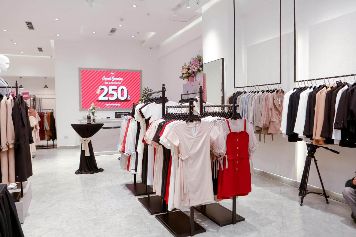 hỗ trợ mở cửa hàng Pendecor