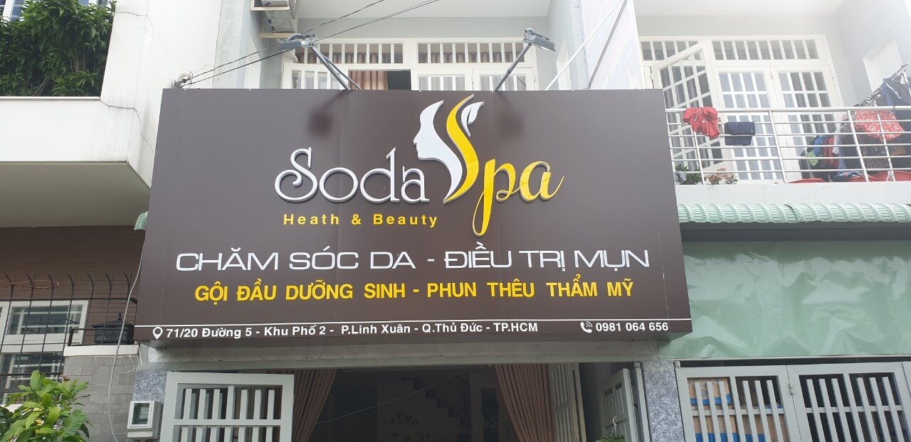 bảng hiệu chữ nổi mica Pendecor