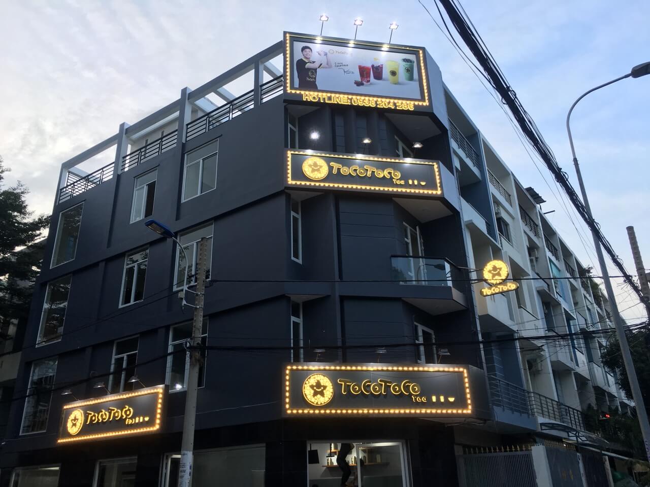 bảng hiệu chữ nổi mica led Pendecor