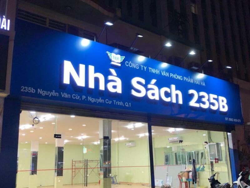 giá bảng hiệu chữ nổi đèn led pendecor