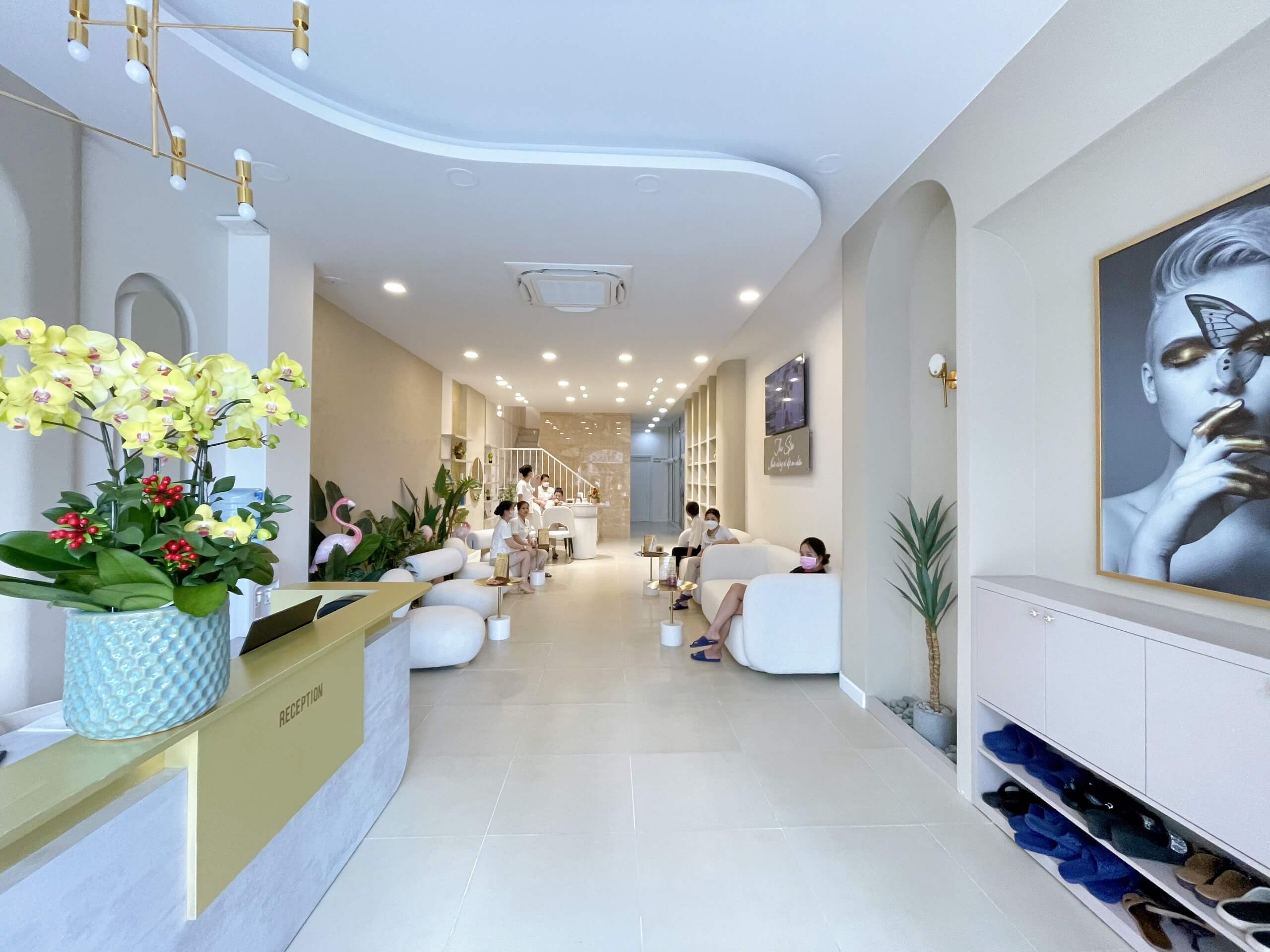 báo giá thi công shop Pendecor