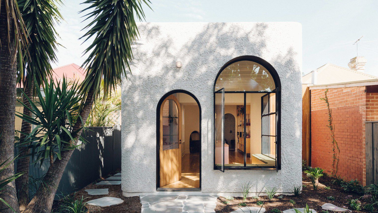 mặt tiền nhà ống 1 trệt 1 lầu Pendecor