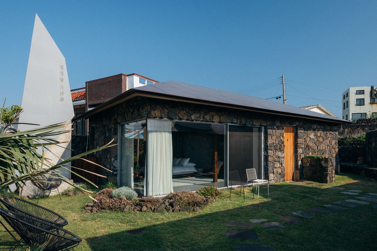 mat tien nha vuon dep Pendecor