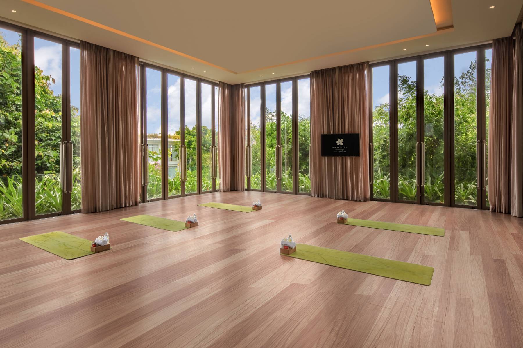 mẫu thiết kế phòng tập yoga Pendecor